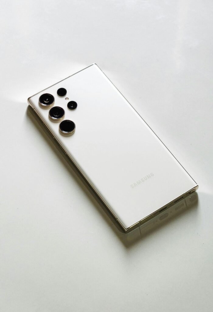 Samsung Galaxy S25 Ultra vs iPhone 17 Pro Max: Ultimate Smartphone Comparison